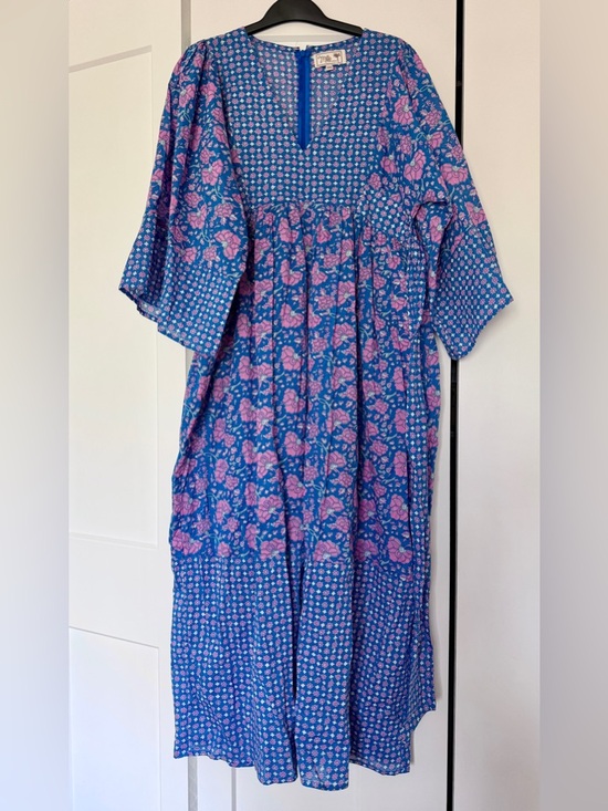 Mille Resort Dresses & Skirts - Mille Resort Adele dress in Carnaby floral block print maxi v neck XXS